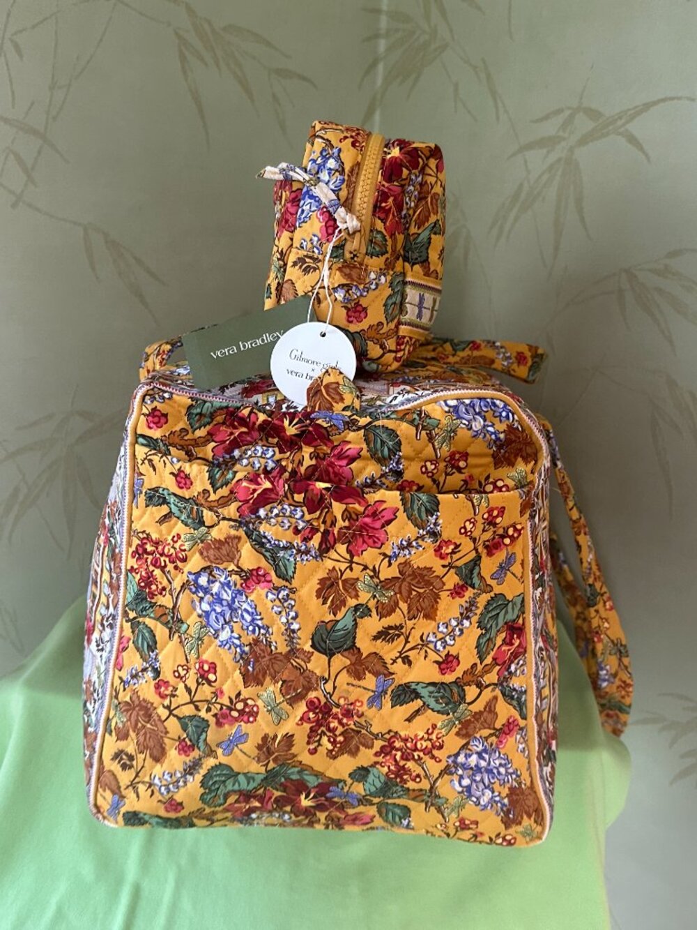 VERA BRADLEY x GILMORE GIRLS LARGE ORIGINAL DUFFEL BAG + COSMETIC BAG (SET):NWT - Picture 12 of 15